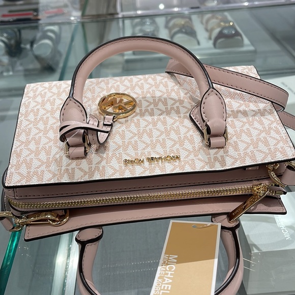 MICHAEL KORS
Sheila Small Faux Saffiano Leather Satchel
Optic Wht/Rose Gold
NWT - Picture 11 of 16